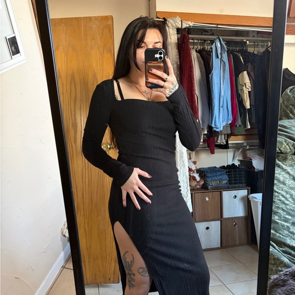 Dresses & Skirts - Elegant Black Long Sleeve Dress